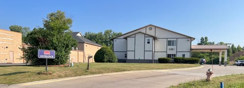 FairBridge Inn Express Chesterton Motel in Porter