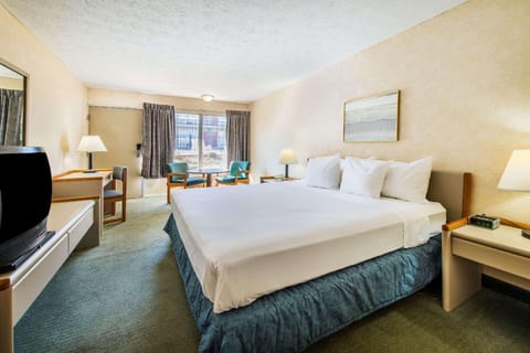 FairBridge Inn Express Frankfort Inn in Frankfort