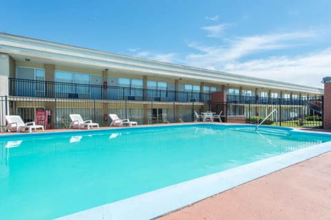 FairBridge Inn Express Frankfort Inn in Frankfort