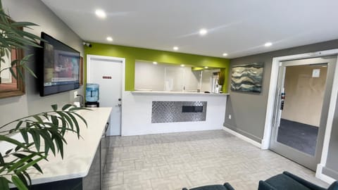 SeaScape Inn - A FairBridge Hotel                                                Motel in San Francisco