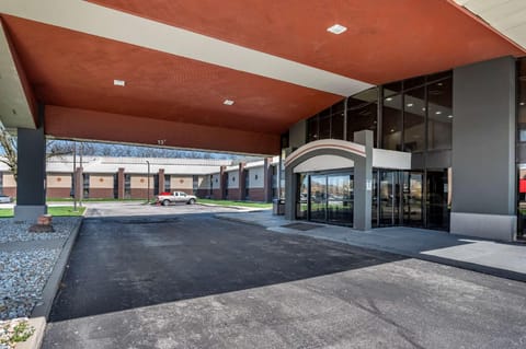 Suburban Studios Lafayette Hotel in Lafayette