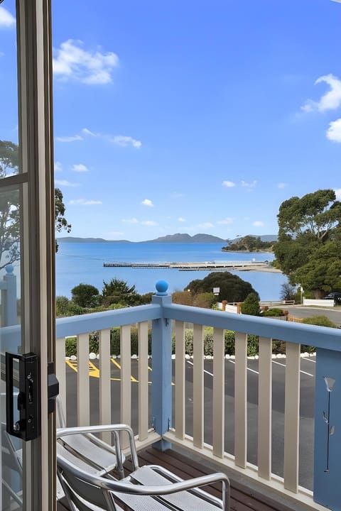 Amoshouse & Swansea Ocean Villas Resort in Tasmania