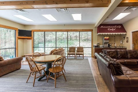 Hilton Vacation Club MountainLoft Gatlinburg Hotel in Gatlinburg