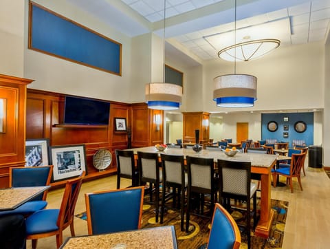 Hampton Inn & Suites ATL-Six Flags Hotel in Lithia Springs