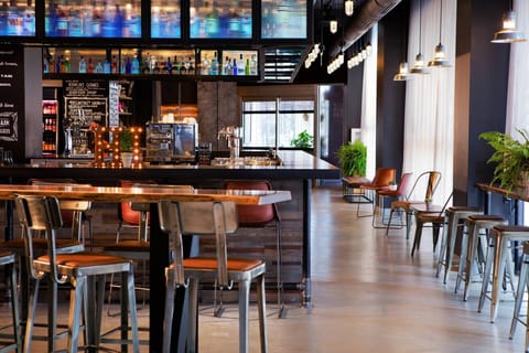 Moxy New Orleans Downtown/French Quarter Area Hotel in Warehouse District