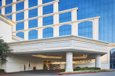 Horseshoe Tunica - A Caesars Rewards Destination Hotel in Mississippi