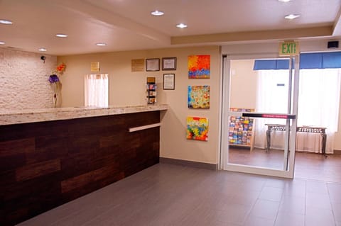 Super 8 by Wyndham Irving/DFW Apt/North Hotel in Irving