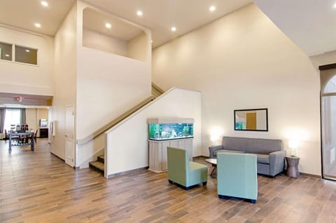 Quality Inn & Suites Near Tanger Outlet Mall Hotel in Gonzales