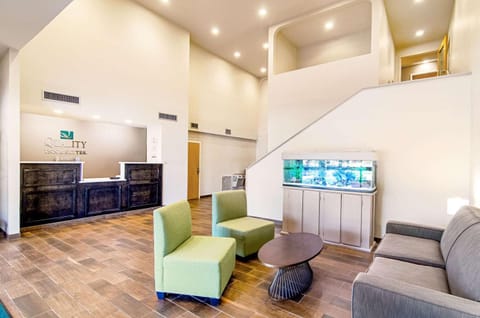 Quality Inn & Suites Near Tanger Outlet Mall Hotel in Gonzales