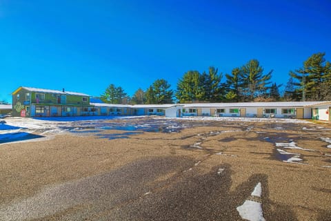 Love Hotels Tomahawk by OYO at Lake Mohawksin WI Hotel in Wisconsin