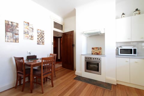 Moonah Central Apartments Apartment hotel in Glenorchy