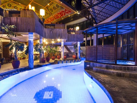 Swimming pool