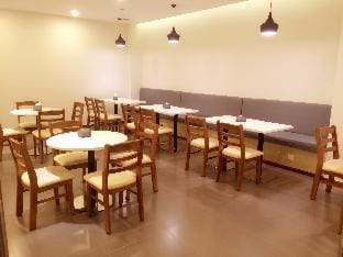 Hanting Hotel Beijing Shijingshan Ancient City Metro Station Hotel in Beijing