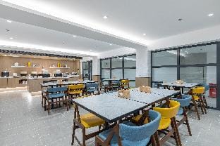 Hanting Premium Hotel Beijing Shijingshan Amusement Park Hotel in Beijing