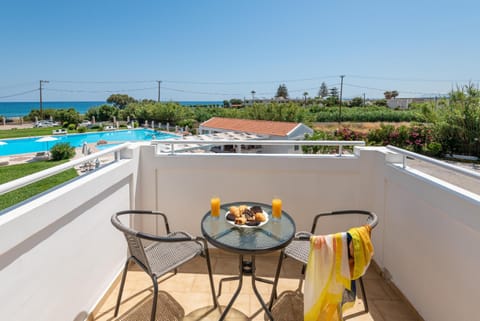 Mrs Chryssana Beach Hotel Hotel in Crete