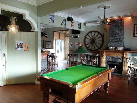 Shooters Saloon Hostel in Auckland