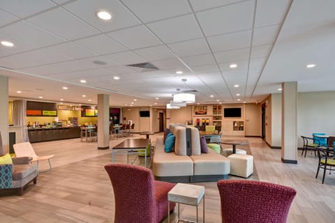 Home2 Suites by Hilton Pensacola I-10 at North Davis Hwy Hotel in Pensacola
