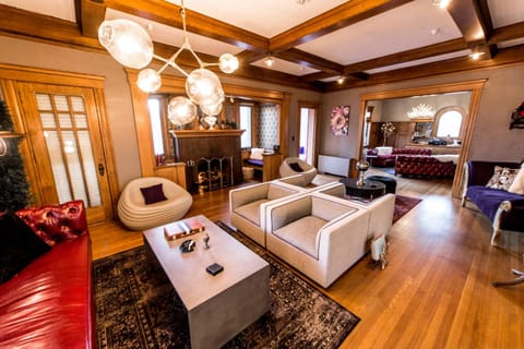 Shared lounge/TV area