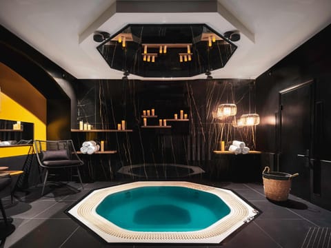 Hot tub