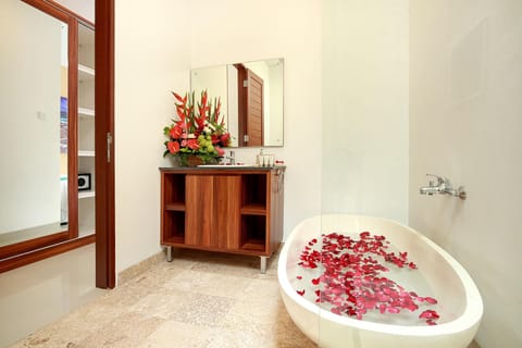 Lucia Villa Seminyak Beachside Hotel in Kuta