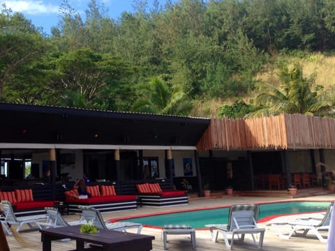 Swimming pool [outdoor]