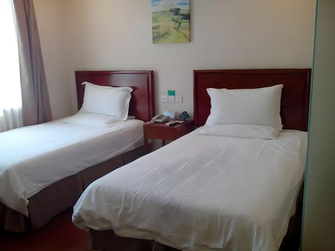 Green Tree Inn Tianjin Dongli Development Zone Metro Station Binhai Airport Hotel in Tianjin