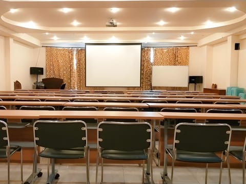 Green Tree Inn Tianjin Dongli Development Zone Metro Station Binhai Airport Hotel in Tianjin