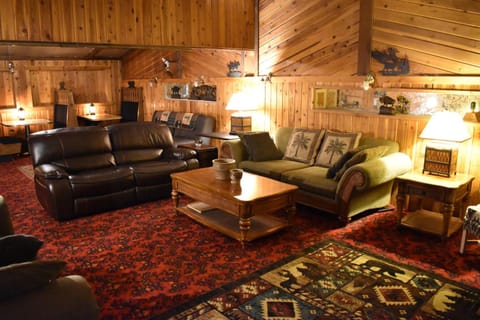 Silver Horseshoe Inn Hotel in Saint Anthony