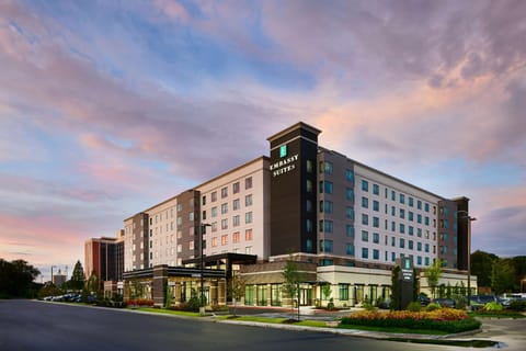 Embassy Suites by Hilton Atlanta Airport North Hotel in Hapeville