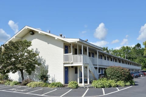 Travelodge by Wyndham Brattleboro VT Hotel in Brattleboro