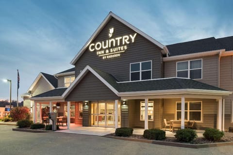 Country Inn & Suites by Radisson, Platteville, WI Hotel in Iowa
