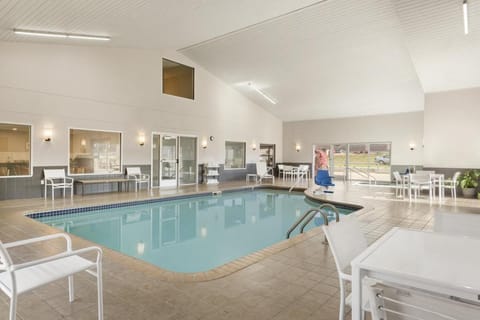 Country Inn & Suites by Radisson, Platteville, WI Hotel in Iowa