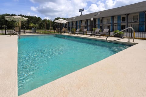Days Inn by Wyndham Hardeeville Near Hilton Head Hotel in Hardeeville