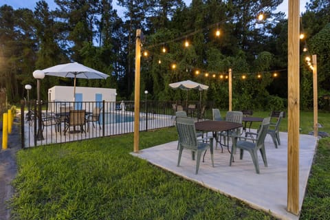 Days Inn by Wyndham Hardeeville Near Hilton Head Hotel in Hardeeville