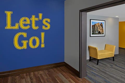 Scholar Morgantown, Tapestry Collection by Hilton Hotel in Morgantown