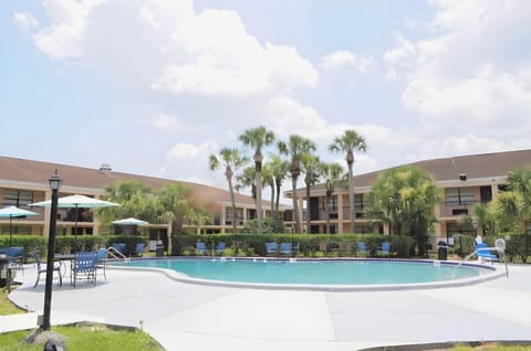APM Inn & Suites - Jacksonville Inn in Jacksonville