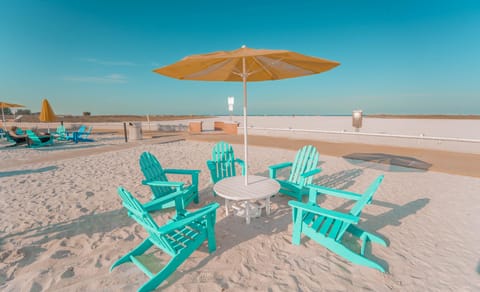 Thunderbird Beach Resort Hotel in Treasure Island