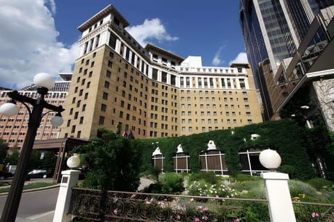 The Saint Paul Hotel Hotel in Maplewood