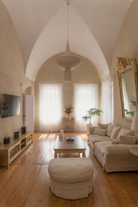 Oia Mansion Apartment hotel in Oia