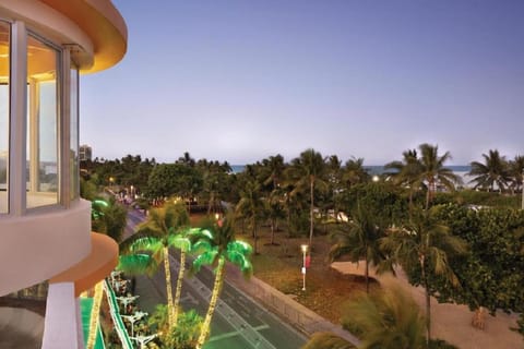 Waldorf Towers South Beach Hotel in Flamingo Lummus