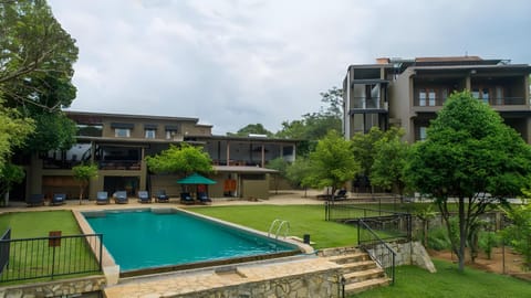 Swimming pool