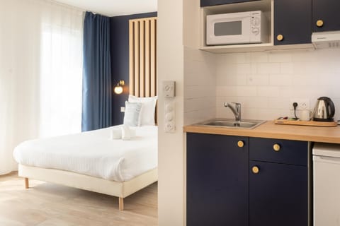 Amenity (Guest room)