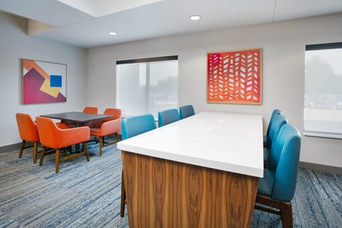 Holiday Inn Express & Suites Sioux Falls Southwest By IHG Hotel in Sioux Falls