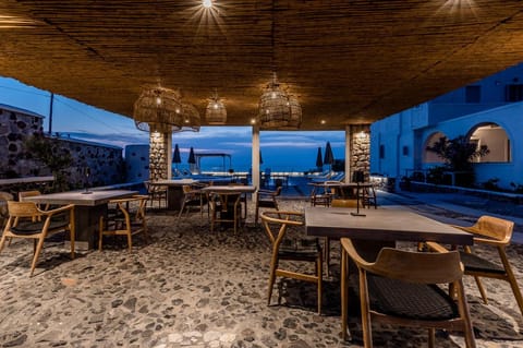 Symmetry Suites Hotel in Santorini