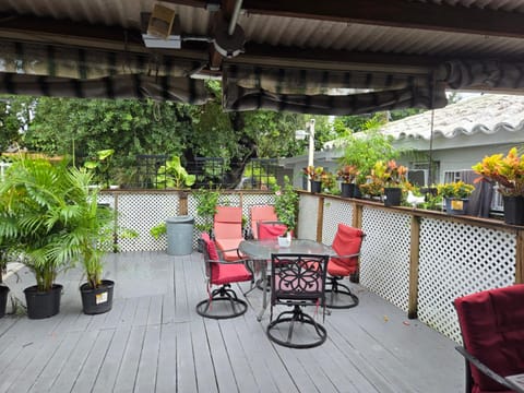 Barefoot Mailman Motel Motel in Lantana