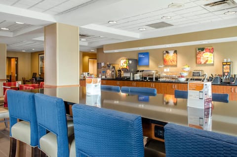 Comfort Inn & Suites Biloxi-D'Iberville Hotel in Biloxi