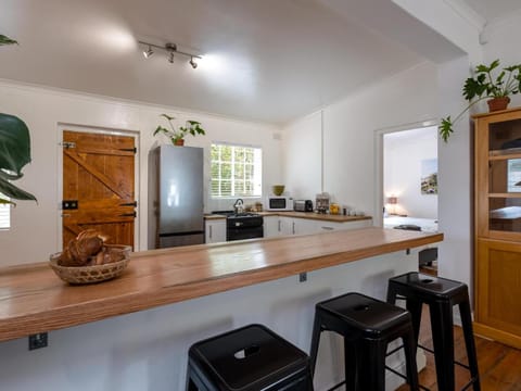 Jonkershoek Valley Cottage Hotel in Cape Town