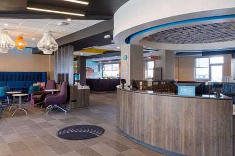 Tru by Hilton Naperville Chicago Hotel in Warrenville