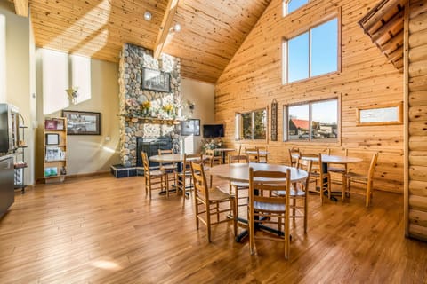 Econo Lodge Rice Lake Hotel in Rice Lake