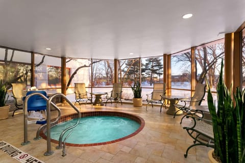 Embassy Suites by Hilton Chicago North Shore Deerfield Hotel in Northbrook